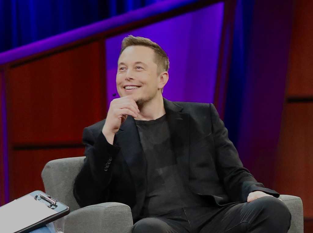 Elon Musk Falls Below $1 Trillion as SpaceX Shares Retreat