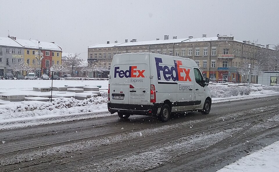 FedEx Orders 2,000 Harbinger Electric Trucks in Deal Worth Over $300 Million