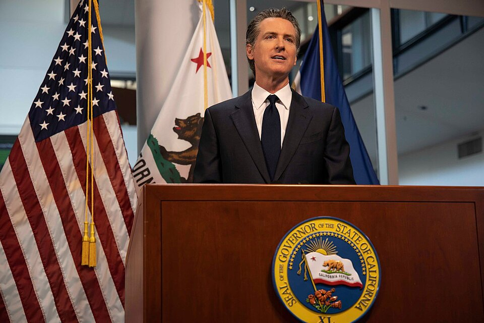 California Governor Newsom Vetoes Bill Targeting Secret Recordings With Smart Glasses