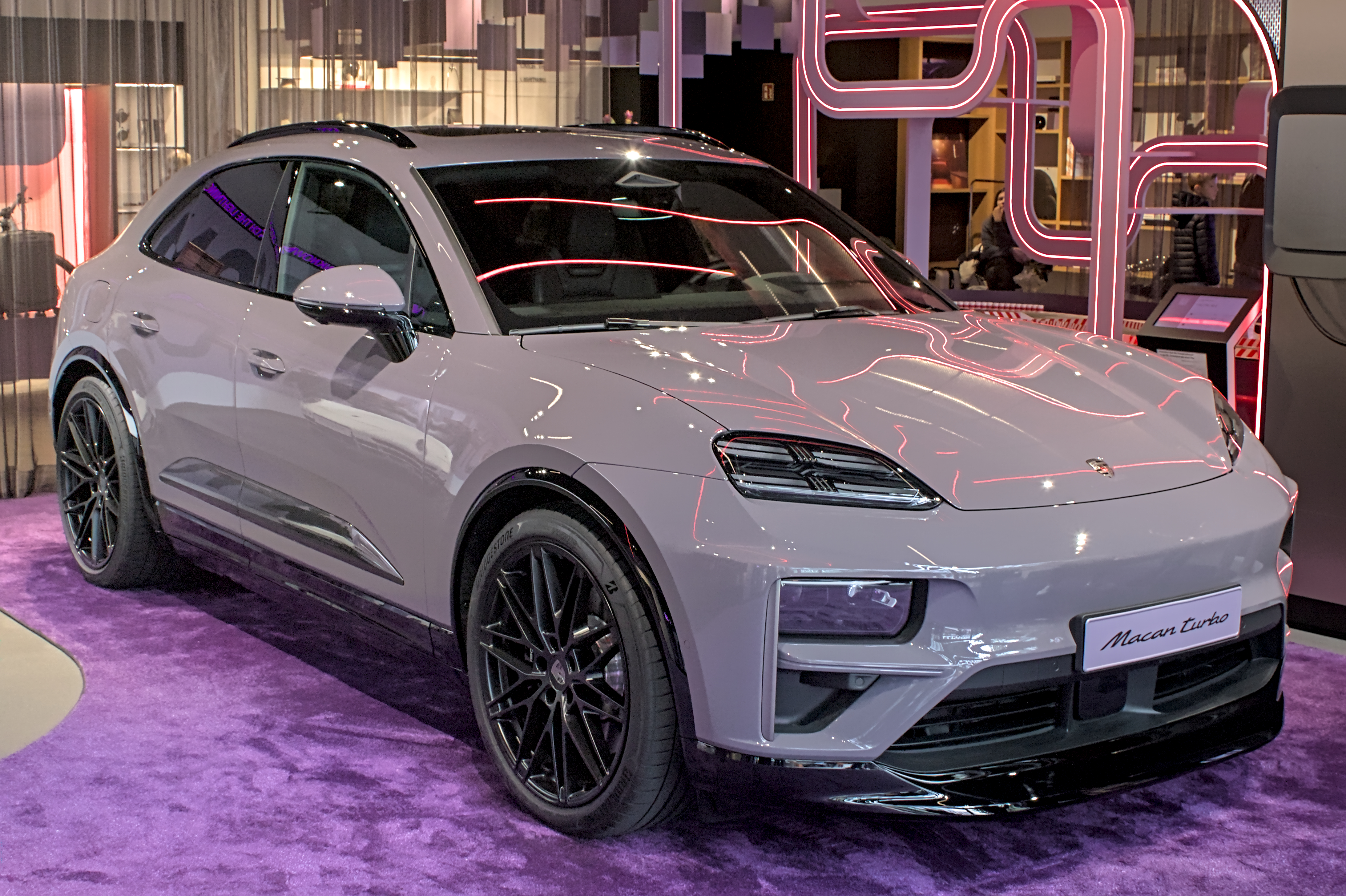 2026 Porsche Macan Turbo EV Delivers 630 HP and 20-Minute Fast Charging in Road Test